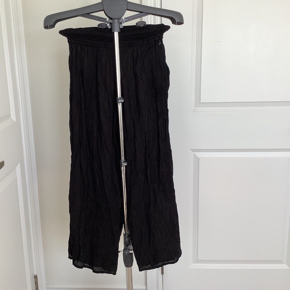 Black, crinkle palazzo pants. - Picture 4 of 6